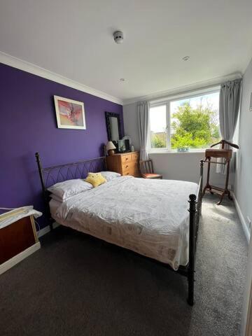Stayinwoking At 30 Woodlands Horsell 外观 照片